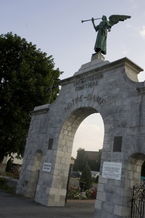 «L’arche du cimetière Notre-Dame est l'une des rares arches de cimetière qui a survécu à Gatineau.»