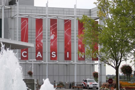 «Un casino occupe actuellement les rives du lac artificiel qui a été formé dans l’ancienne carrière.»