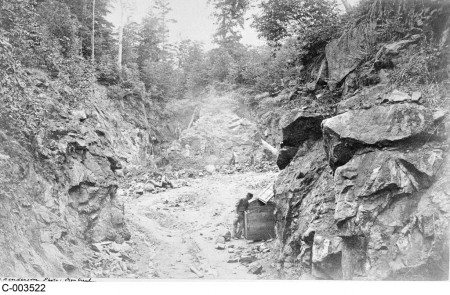 «La présence de minerai a représenté une opportunité pour l’industrie minière. Dans le secteur Hull, la mine Forsythe a marqué pendant longtemps le paysage.»