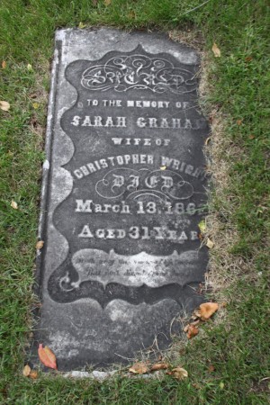 «Stèle de Sarah Graham, femme de Christopher Wright, dans le cimetière St. James.»