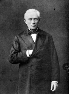 Bibliothèque et Archives nationales du Québec, James Maclaren, Reproduit vers 1990 (original créé vers 1890). BAnQ Gatineau, collection André Joyce (P57, D51, P1). Photographe inconnu.