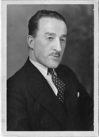 Bibliothèque et Archives nationales du Québec, Joseph Jolicoeur, vers 1935. BAnQ Gatineau, fonds Joseph Jolicoeur (P130, S7, P8). Photographe inconnu.