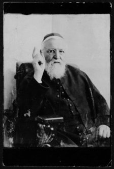 Bibliothèque et Archives nationales du Québec, Père Alexis-Louis Mangin, vers 1925. BAnQ Gatineau, fonds Émile Laurent (P74, D70, P1). Photographe inconnu.