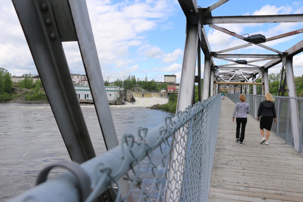 Section du dernier glissoir transformée en pont cyclable